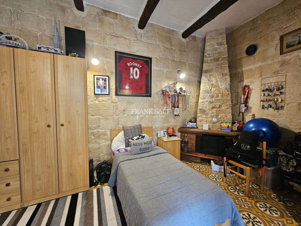 Mosta, 3 Bedrooms Bedrooms, ,3 BathroomsBathrooms,For Sale,FRSA-428324