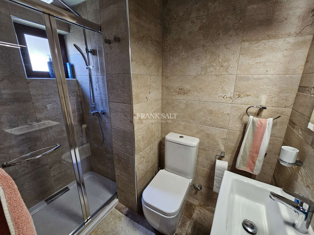 Mosta, 3 Bedrooms Bedrooms, ,3 BathroomsBathrooms,For Sale,FRSA-428324