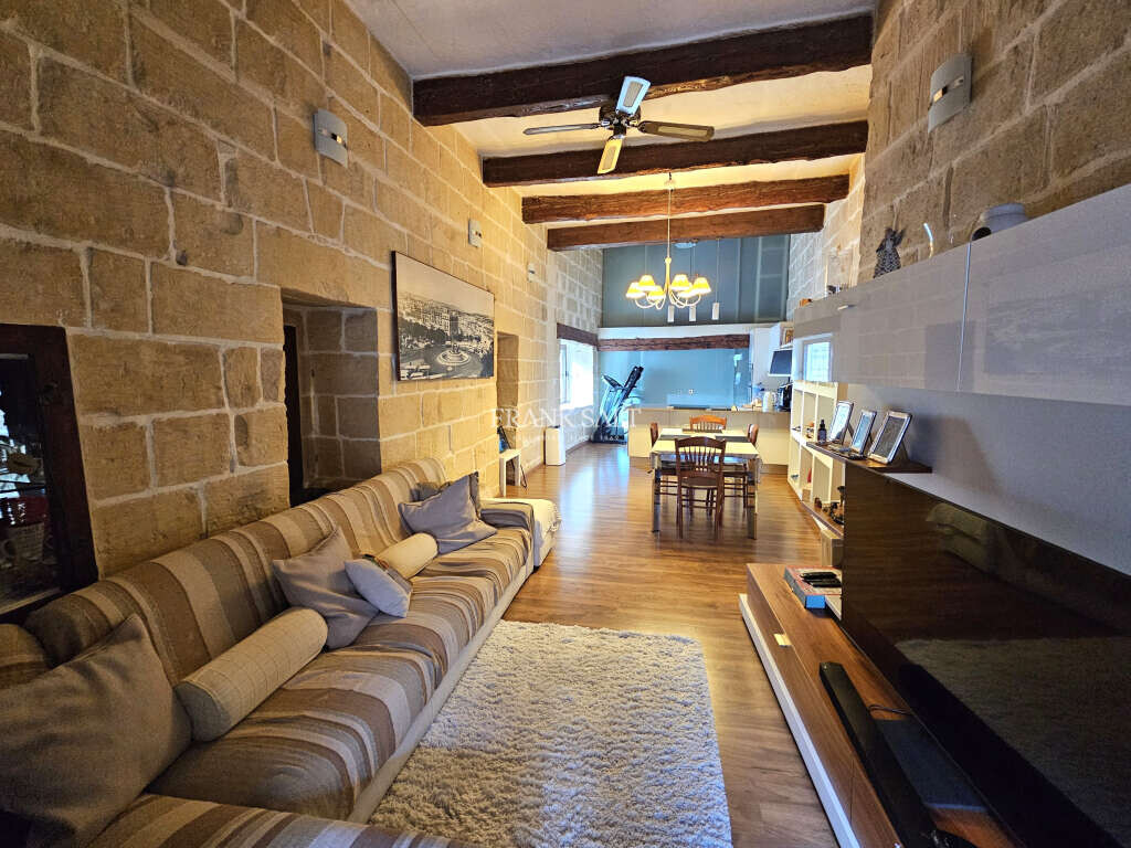 Mosta, 3 Bedrooms Bedrooms, ,3 BathroomsBathrooms,For Sale,FRSA-428324