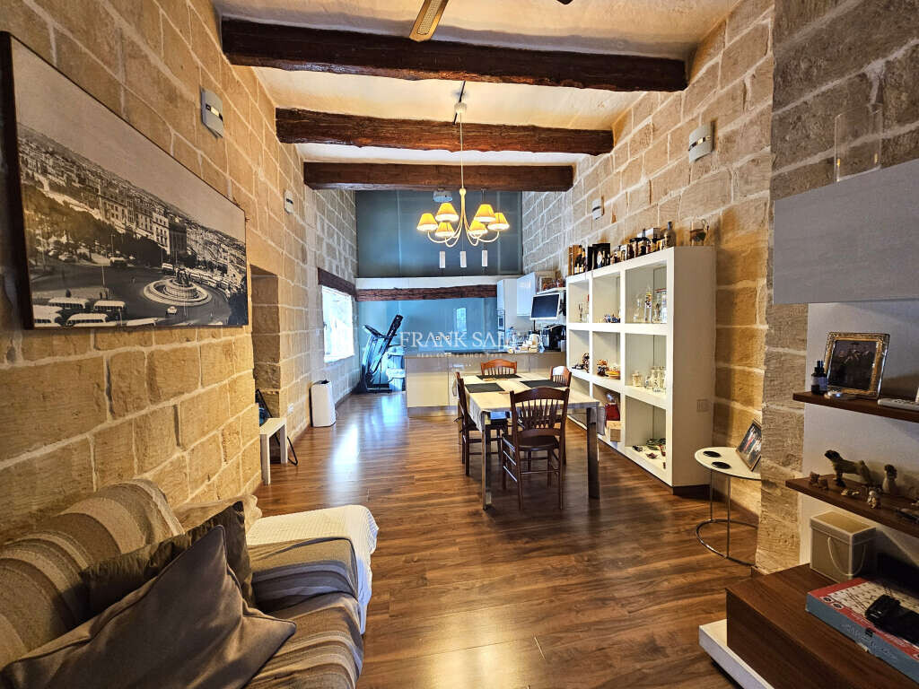 Mosta, 3 Bedrooms Bedrooms, ,3 BathroomsBathrooms,For Sale,FRSA-428324