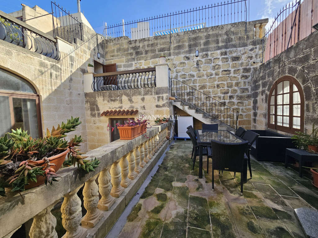 Mosta, 3 Bedrooms Bedrooms, ,3 BathroomsBathrooms,For Sale,FRSA-428324