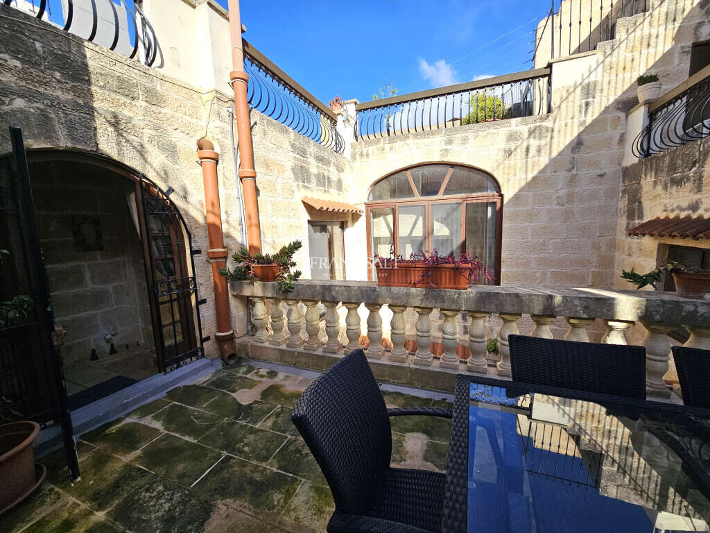 Mosta, 3 Bedrooms Bedrooms, ,3 BathroomsBathrooms,For Sale,FRSA-428324