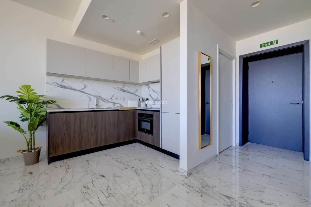 Mercury Towers, 1 Bedroom Bedrooms, ,1 BathroomBathrooms,For Sale,FRSA-045894