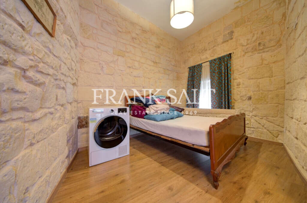 Naxxar, 5 Bedrooms Bedrooms, ,5 BathroomsBathrooms,For Sale,FRSA-046565
