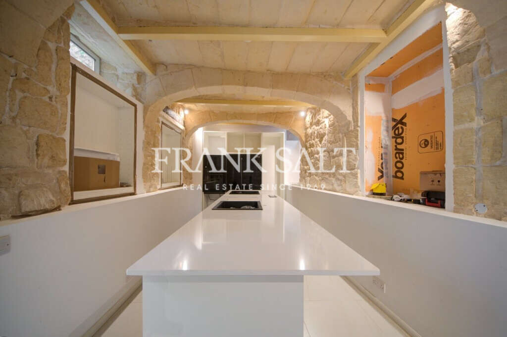 Naxxar, 5 Bedrooms Bedrooms, ,5 BathroomsBathrooms,For Sale,FRSA-046565