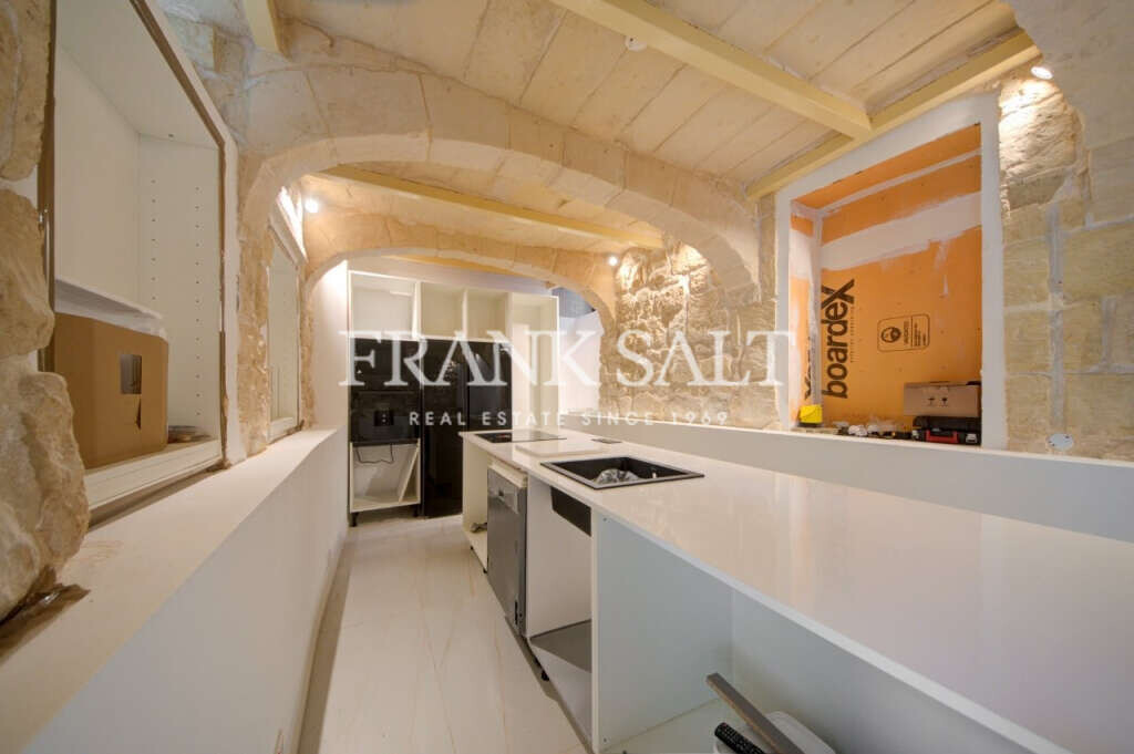 Naxxar, 5 Bedrooms Bedrooms, ,5 BathroomsBathrooms,For Sale,FRSA-046565