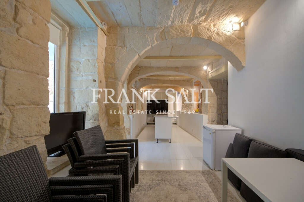 Naxxar, 5 Bedrooms Bedrooms, ,5 BathroomsBathrooms,For Sale,FRSA-046565