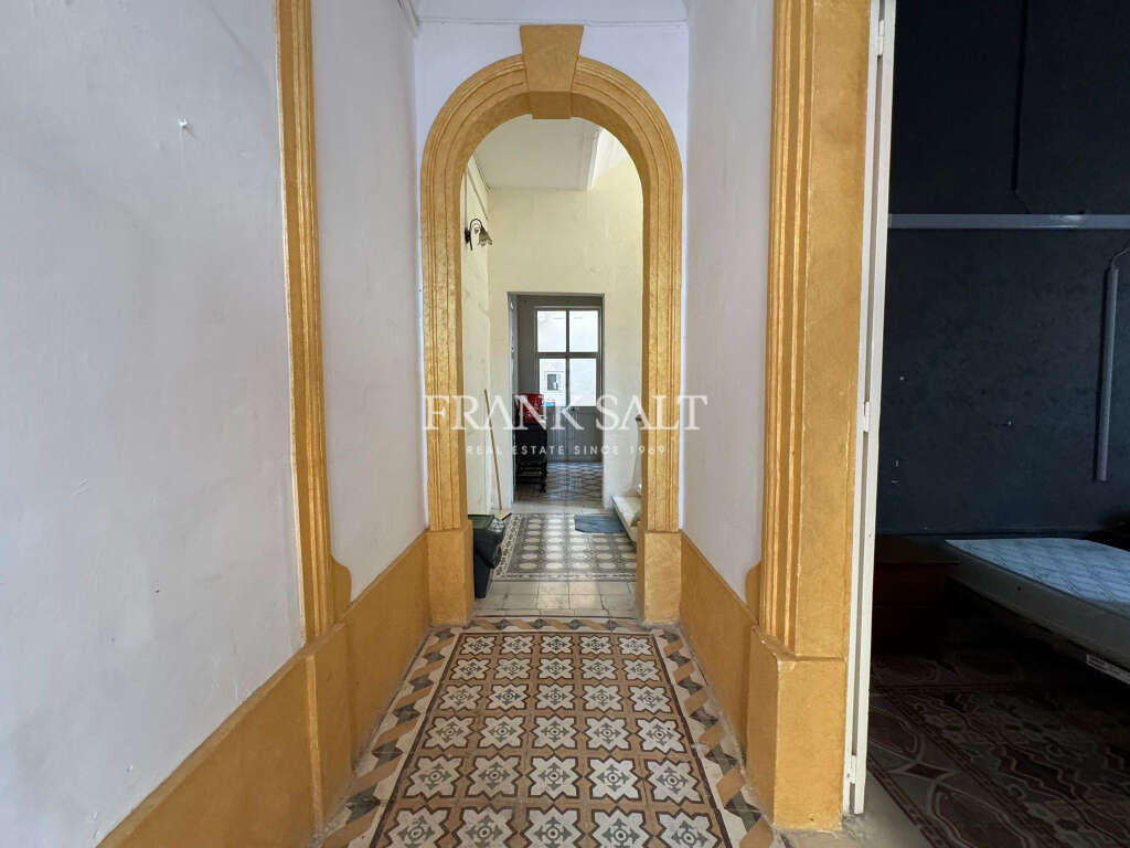 Sliema, 3 Bedrooms Bedrooms, ,2 BathroomsBathrooms,For Sale,FRSA-323846