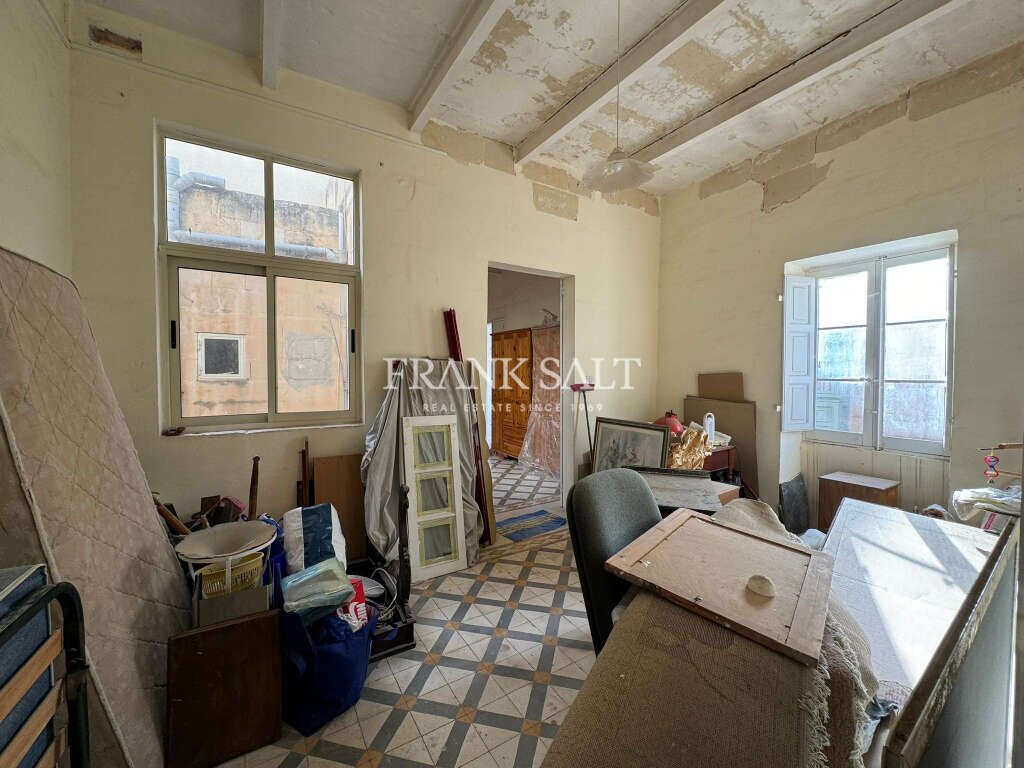 Sliema, 3 Bedrooms Bedrooms, ,2 BathroomsBathrooms,For Sale,FRSA-323846