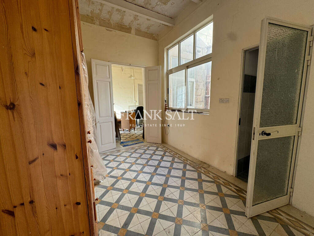 Sliema, 3 Bedrooms Bedrooms, ,2 BathroomsBathrooms,For Sale,FRSA-323846