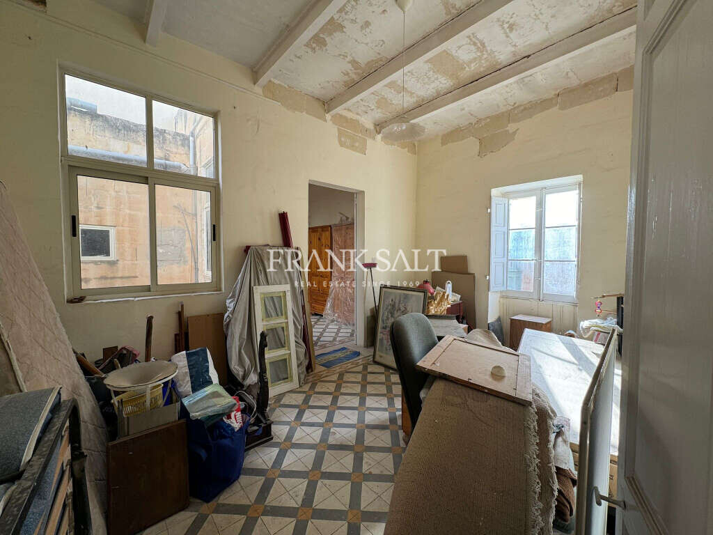 Sliema, 3 Bedrooms Bedrooms, ,2 BathroomsBathrooms,For Sale,FRSA-323846