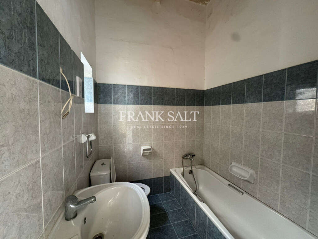 Sliema, 3 Bedrooms Bedrooms, ,2 BathroomsBathrooms,For Sale,FRSA-323846