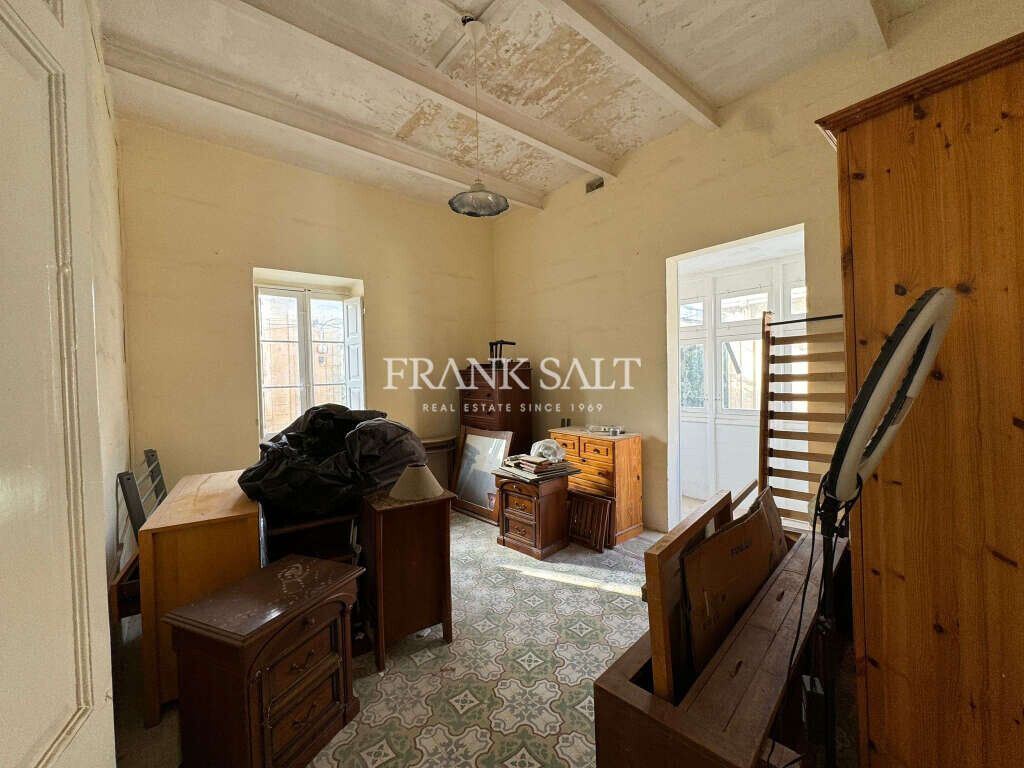 Sliema, 3 Bedrooms Bedrooms, ,2 BathroomsBathrooms,For Sale,FRSA-323846