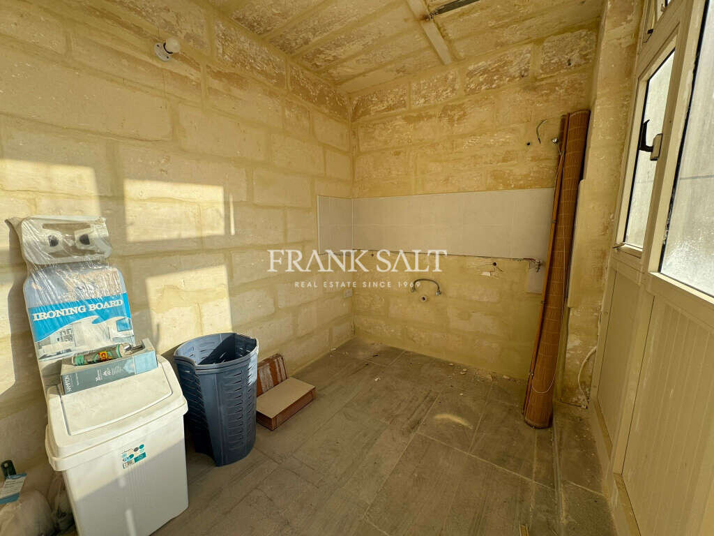 Sliema, 3 Bedrooms Bedrooms, ,2 BathroomsBathrooms,For Sale,FRSA-323846