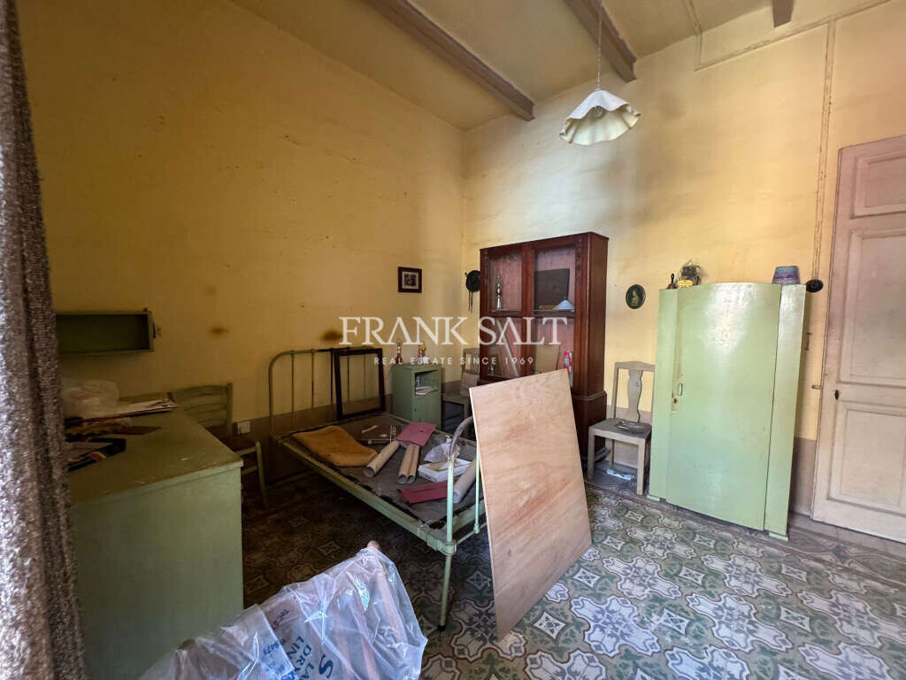 Sliema, 3 Bedrooms Bedrooms, ,2 BathroomsBathrooms,For Sale,FRSA-323846