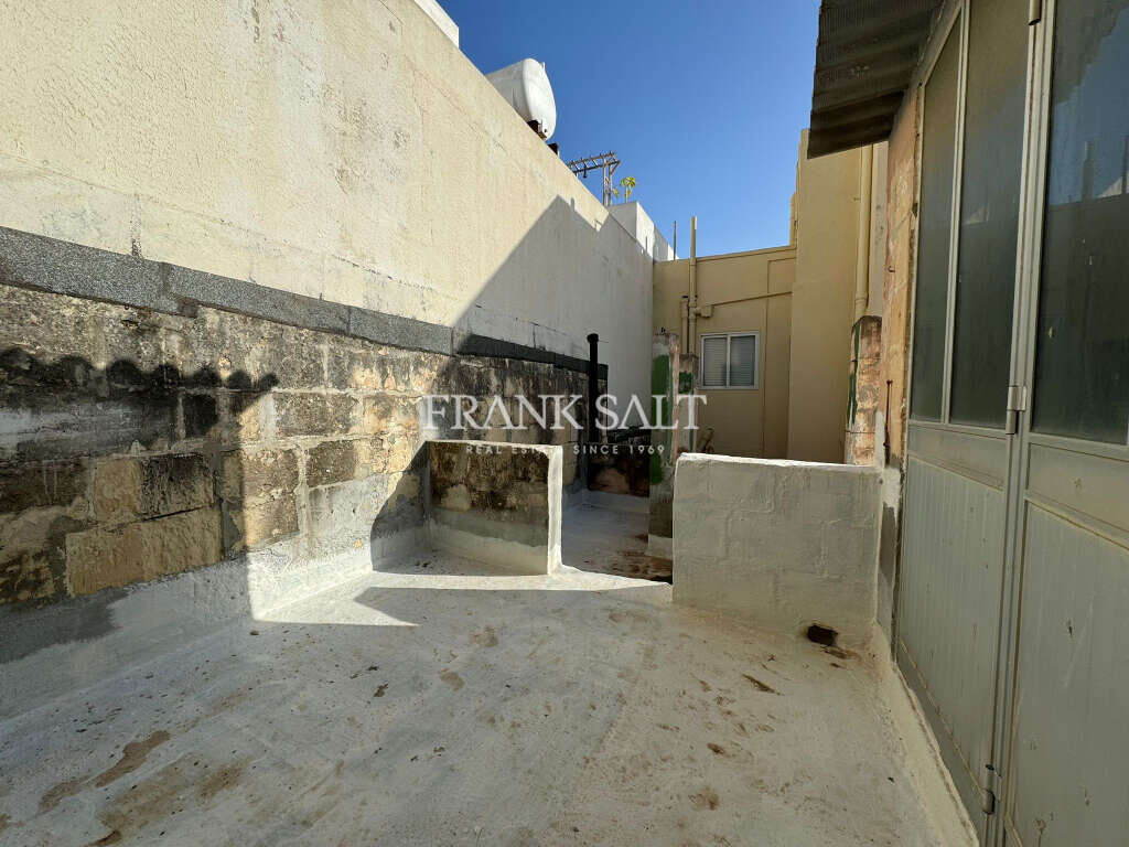 Sliema, 3 Bedrooms Bedrooms, ,2 BathroomsBathrooms,For Sale,FRSA-323846