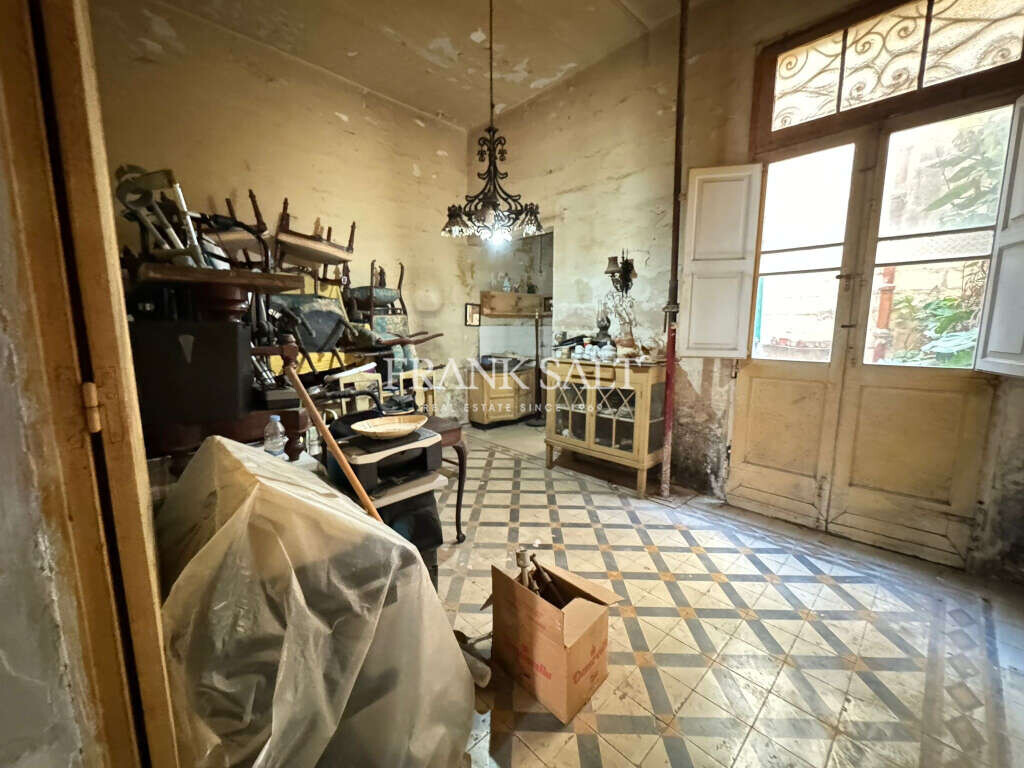 Sliema, 3 Bedrooms Bedrooms, ,2 BathroomsBathrooms,For Sale,FRSA-323846