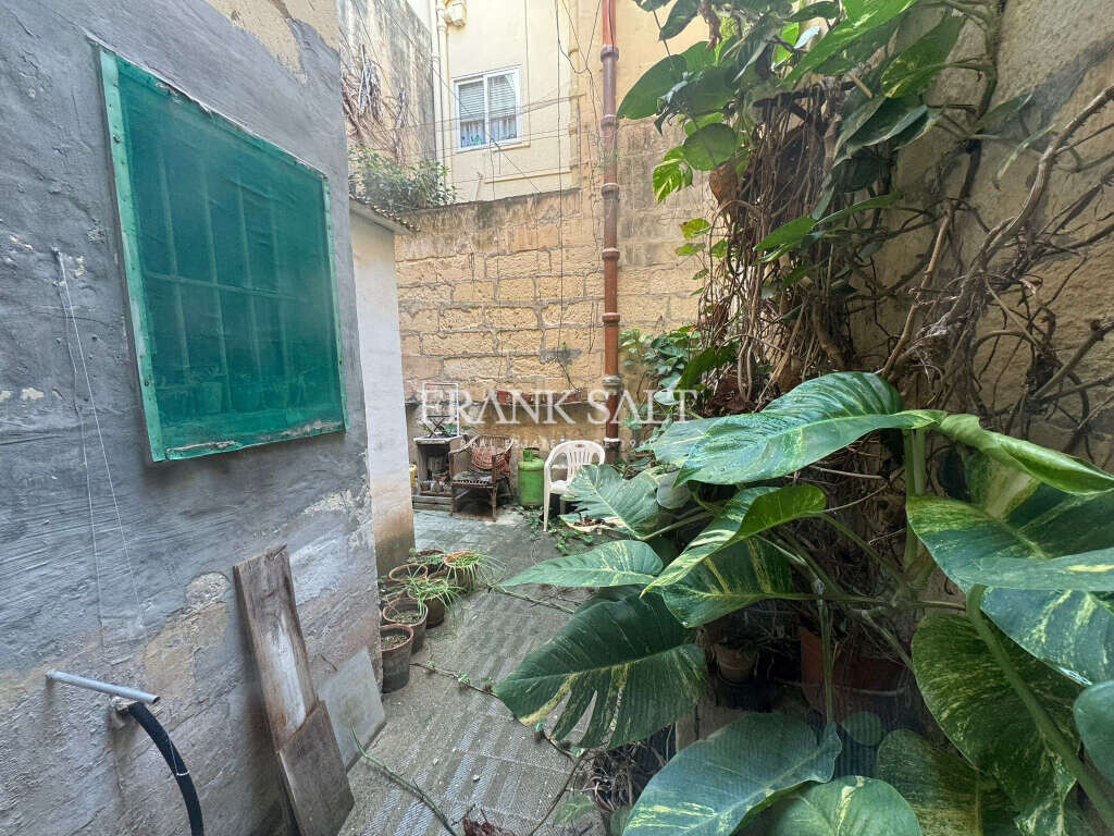 Sliema, 3 Bedrooms Bedrooms, ,2 BathroomsBathrooms,For Sale,FRSA-323846