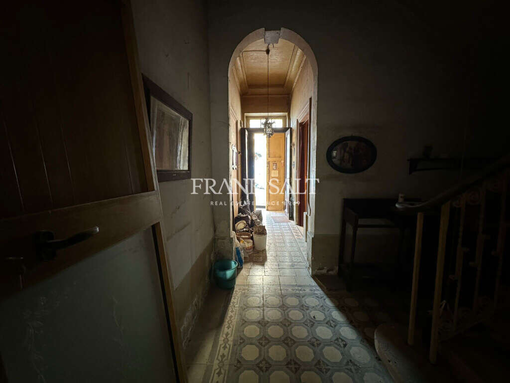 Sliema, 3 Bedrooms Bedrooms, ,2 BathroomsBathrooms,For Sale,FRSA-323846