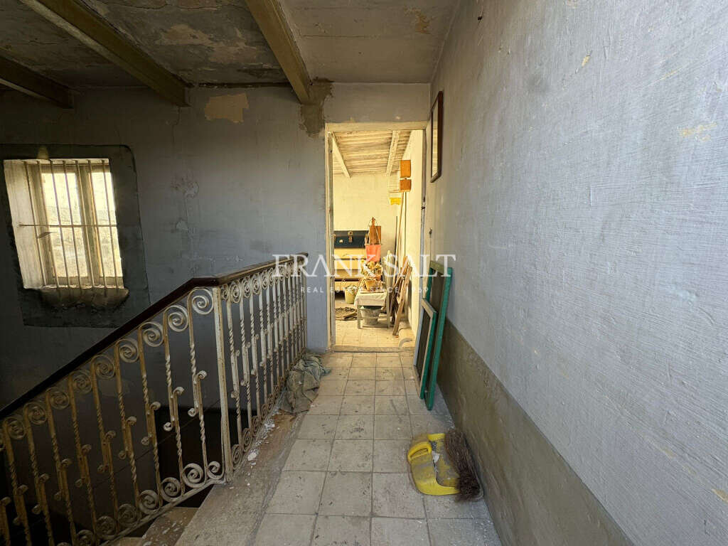 Sliema, 3 Bedrooms Bedrooms, ,2 BathroomsBathrooms,For Sale,FRSA-323846