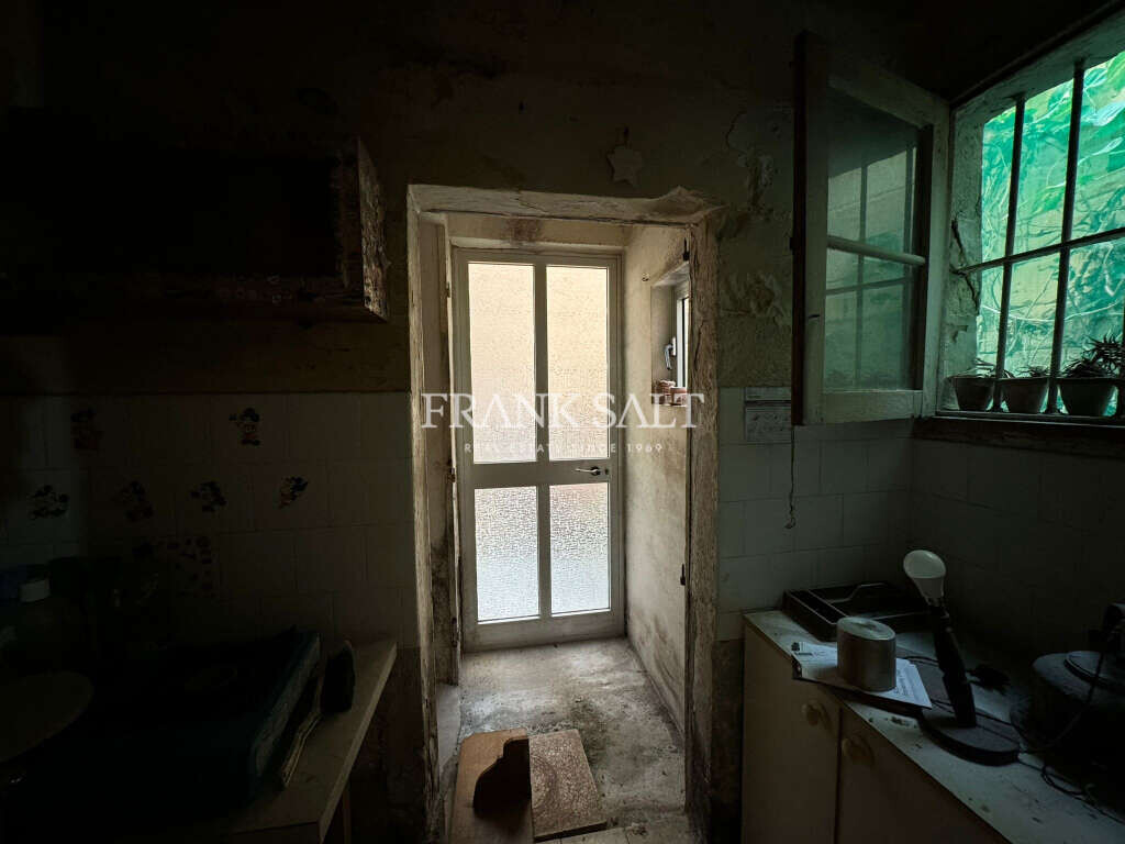 Sliema, 3 Bedrooms Bedrooms, ,2 BathroomsBathrooms,For Sale,FRSA-323846