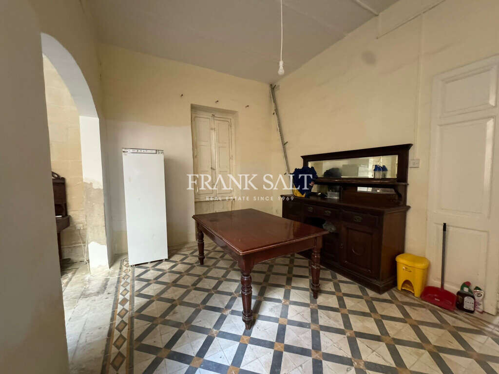 Sliema, 3 Bedrooms Bedrooms, ,2 BathroomsBathrooms,For Sale,FRSA-323846