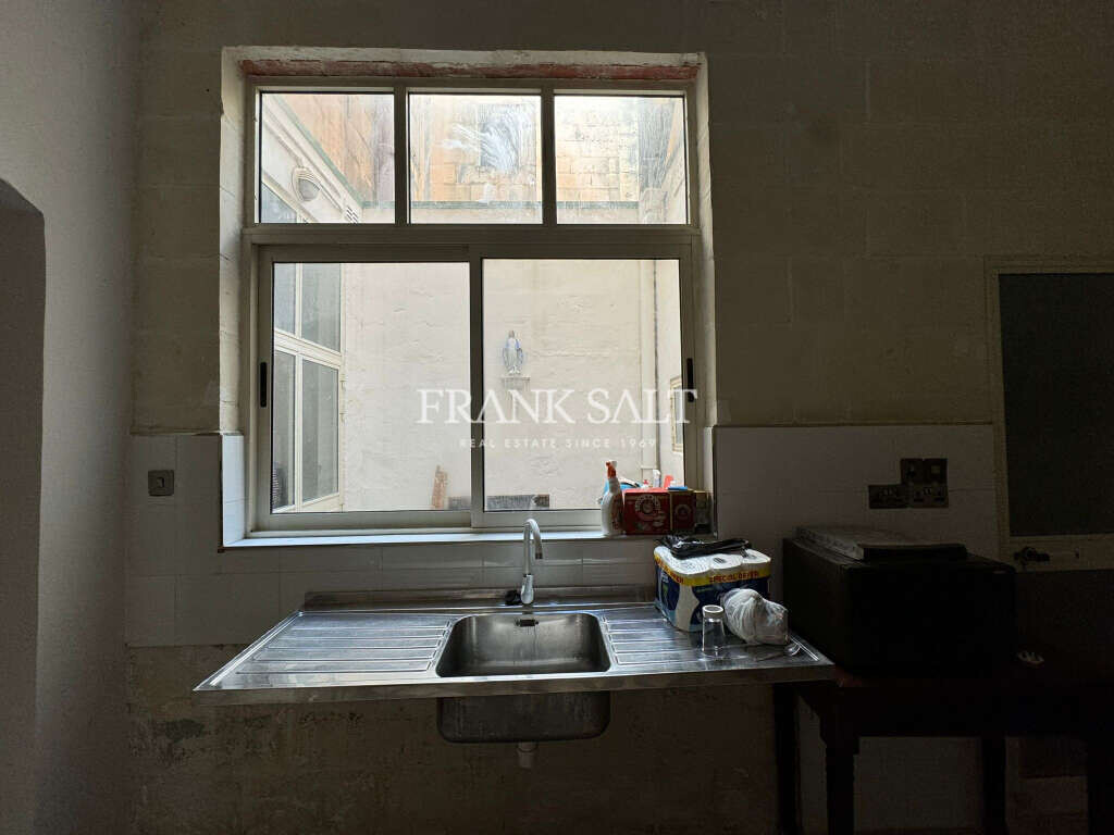 Sliema, 3 Bedrooms Bedrooms, ,2 BathroomsBathrooms,For Sale,FRSA-323846