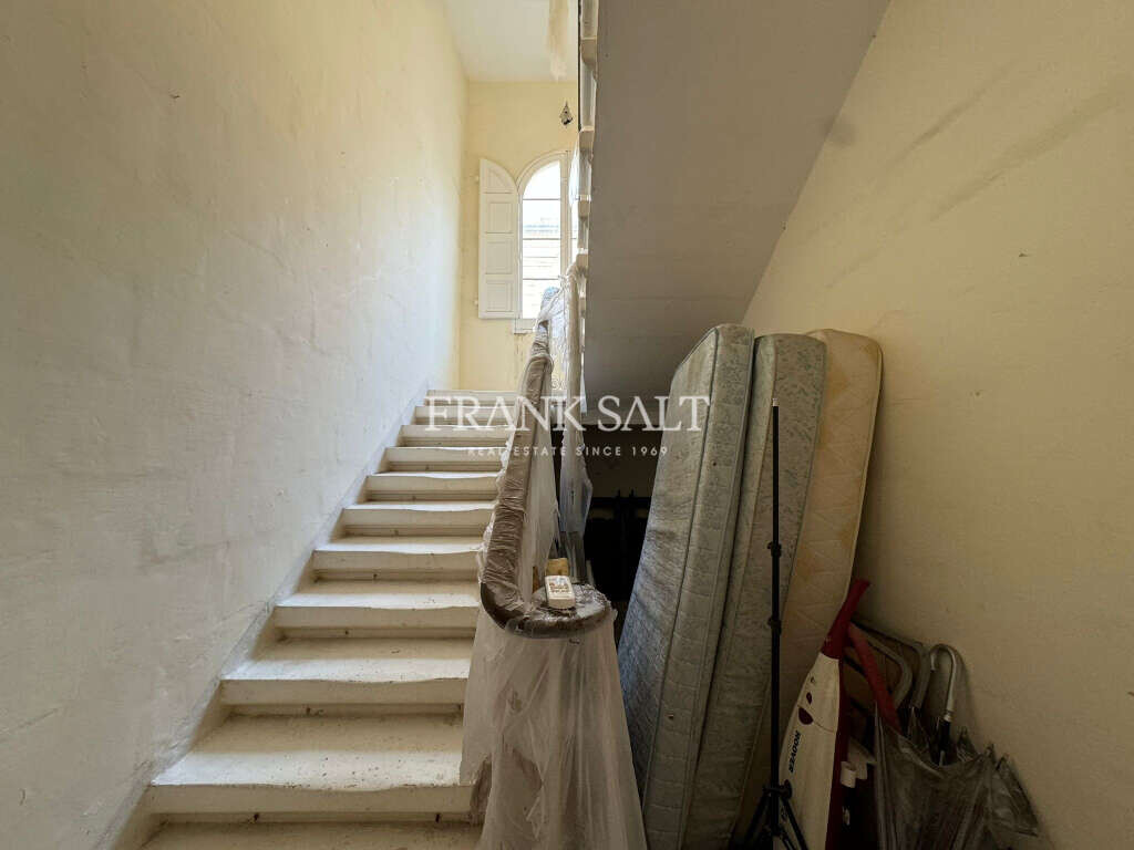 Sliema, 3 Bedrooms Bedrooms, ,2 BathroomsBathrooms,For Sale,FRSA-323846