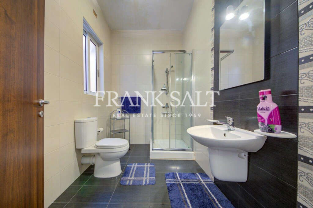 Marsalforn, Gozo, 3 Bedrooms Bedrooms, ,For Sale,FRSA-117257