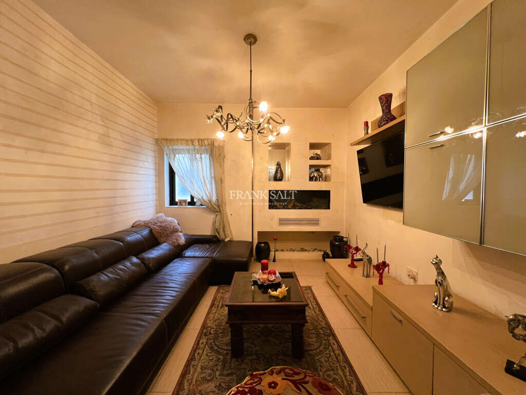 Paola, 3 Bedrooms Bedrooms, ,2 BathroomsBathrooms,For Sale,FRSA-621200 Paola, 3 Bedrooms Bedrooms, ,2 BathroomsBathrooms,For Sale,FRSA-621200