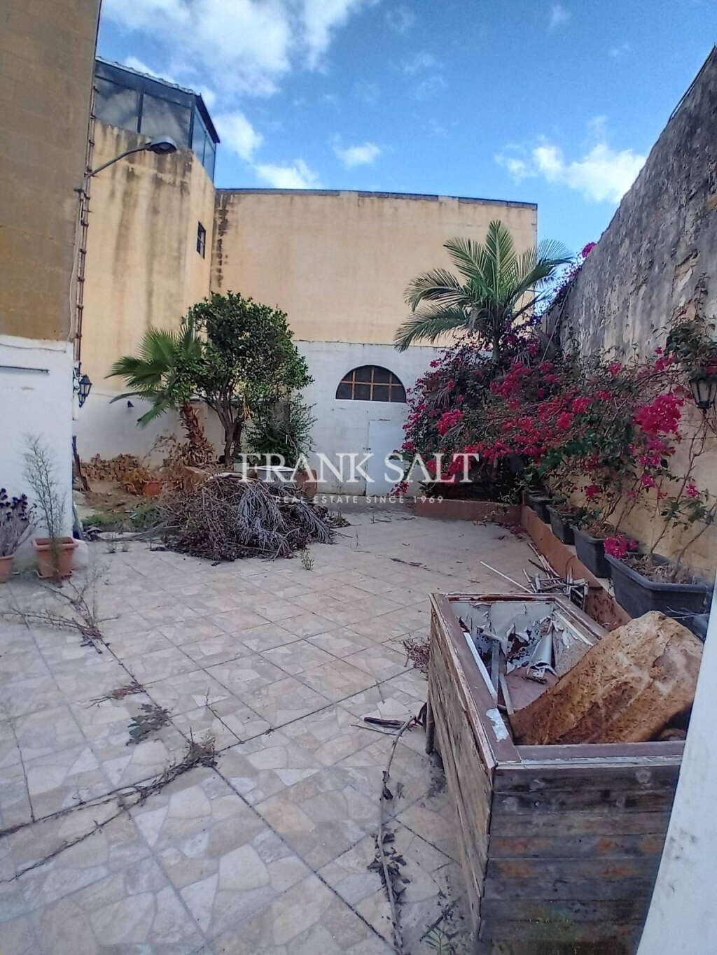 Mosta, 3 Bedrooms Bedrooms, ,2 BathroomsBathrooms,For Sale,FRSA-428174