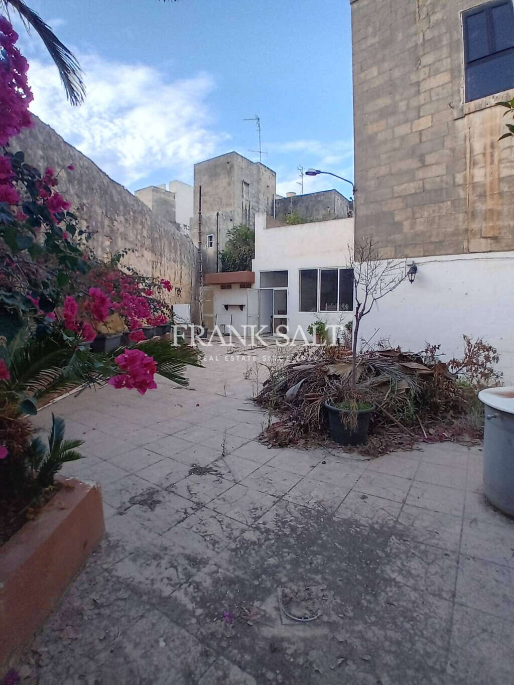 Mosta, 3 Bedrooms Bedrooms, ,2 BathroomsBathrooms,For Sale,FRSA-428174