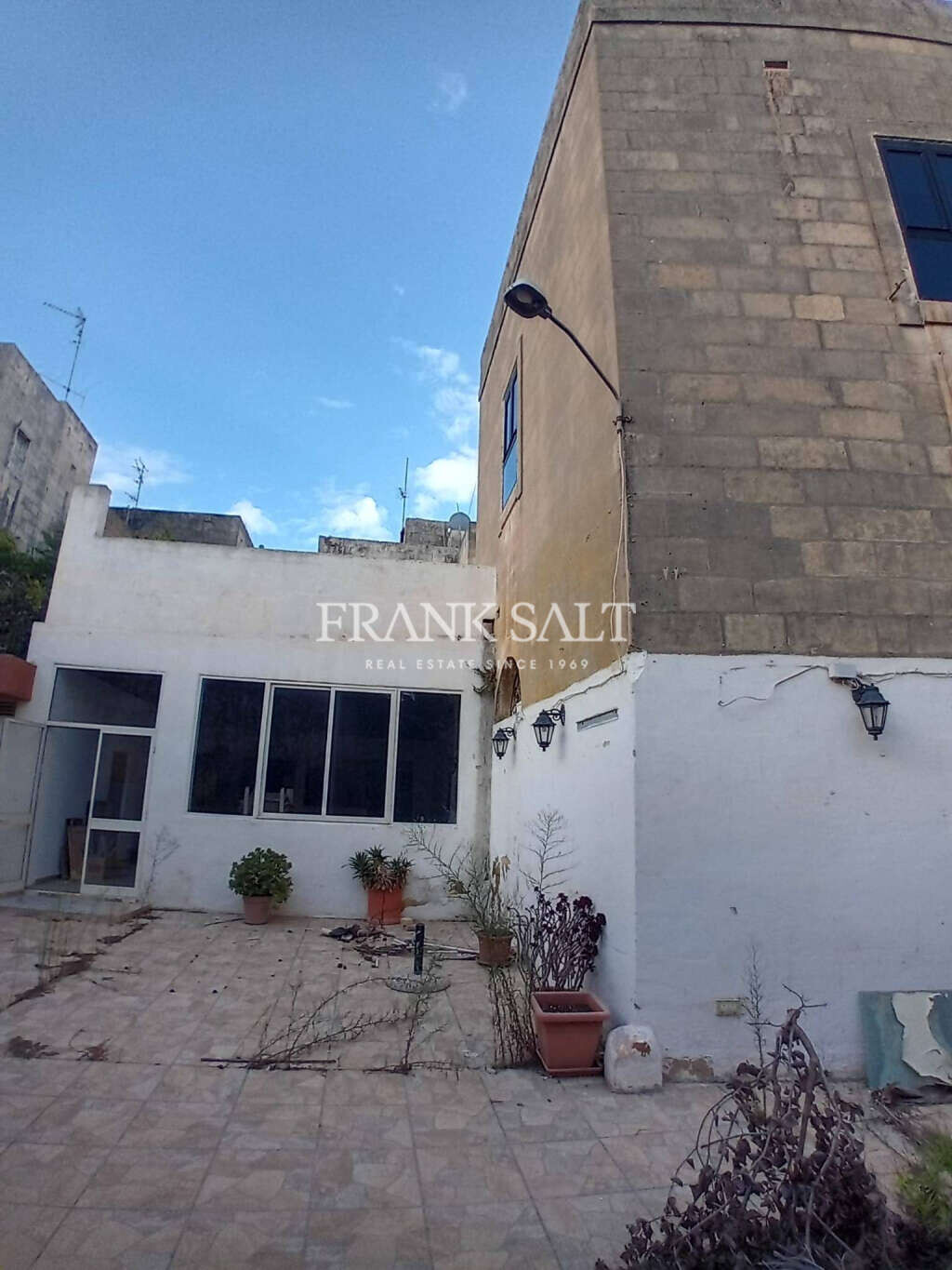Mosta, 3 Bedrooms Bedrooms, ,2 BathroomsBathrooms,For Sale,FRSA-428174