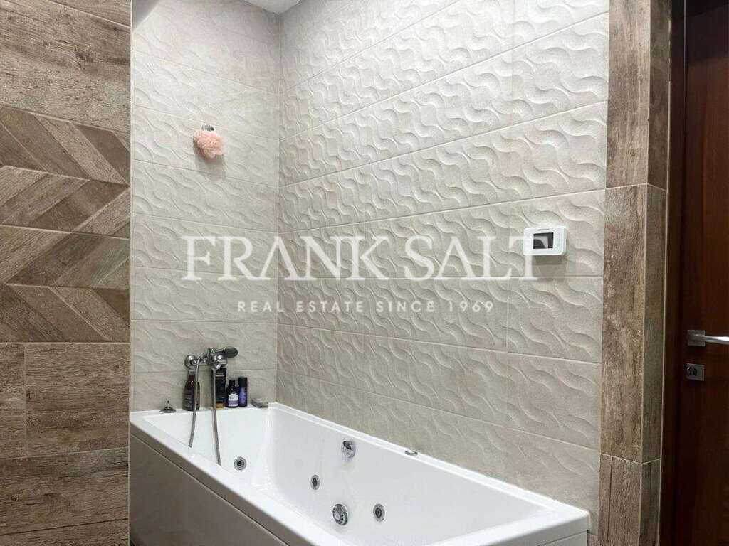 Bugibba, 2 Bedrooms Bedrooms, ,2 BathroomsBathrooms,For Sale,FRSA-818643