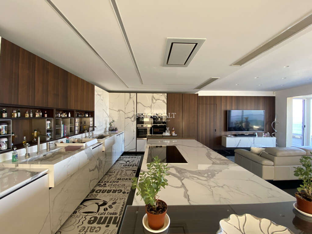 Marsascala, 2 Bedrooms Bedrooms, ,1 BathroomBathrooms,For Sale,FRSA-428177