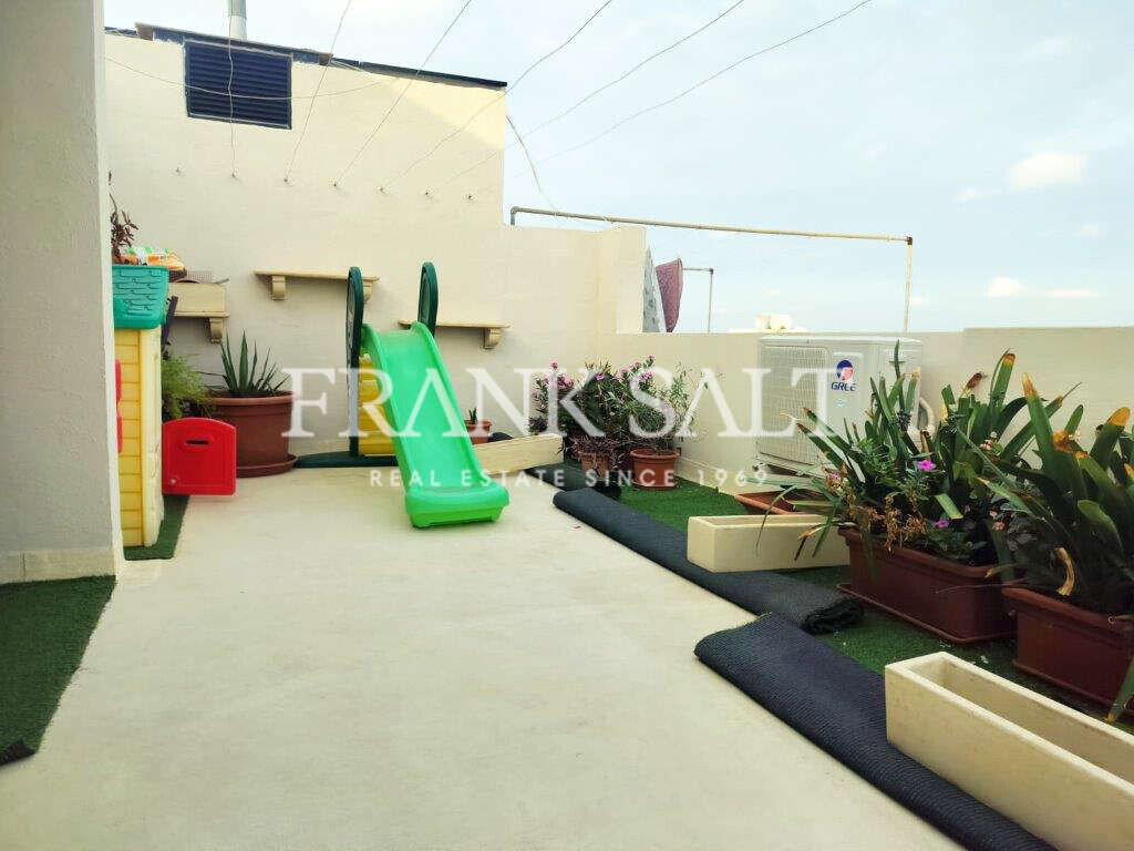 Mellieha, 3 Bedrooms Bedrooms, ,1 BathroomBathrooms,For Sale,FRSA-512097