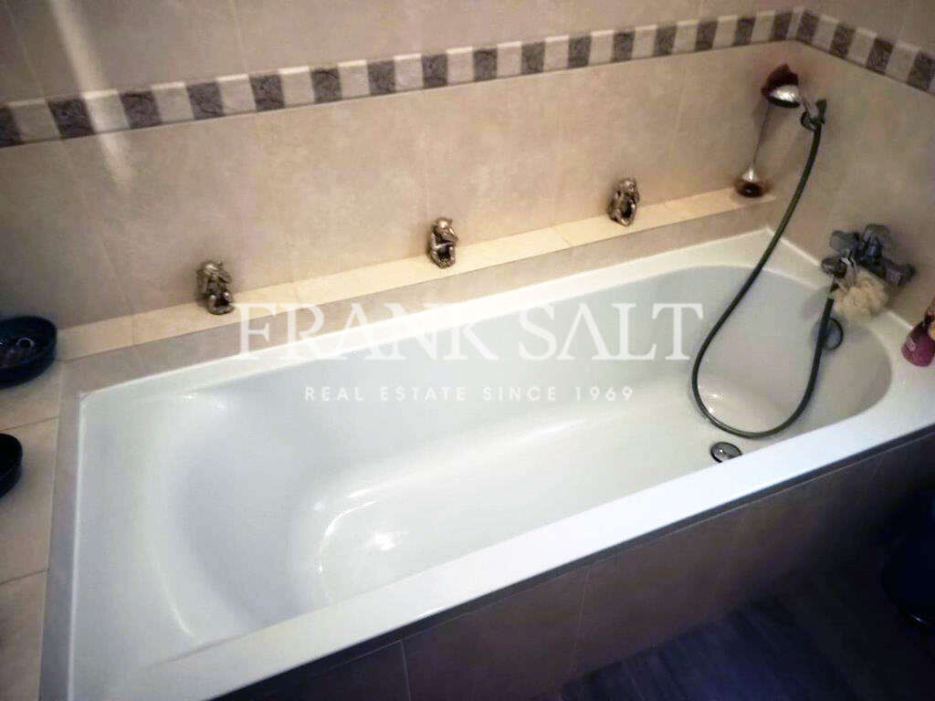 Mellieha, 3 Bedrooms Bedrooms, ,1 BathroomBathrooms,For Sale,FRSA-512097