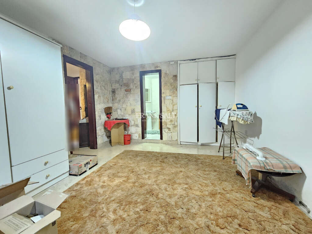 Swieqi, 5 Bedrooms Bedrooms, ,2 BathroomsBathrooms,For Sale,FRSA-427756