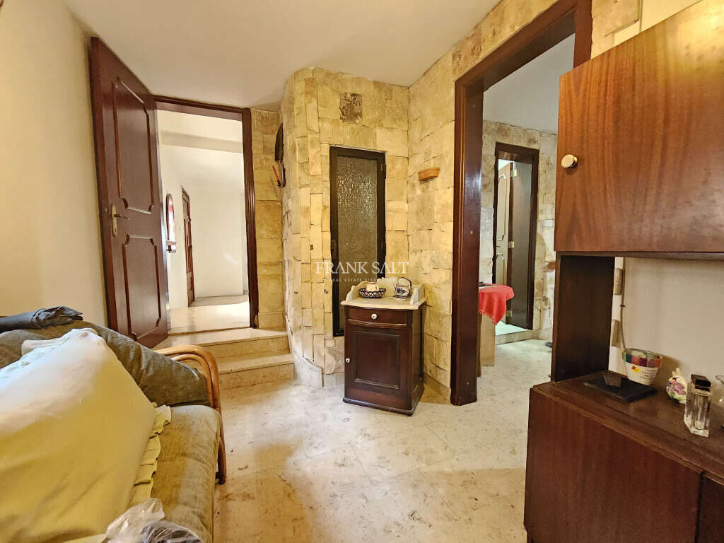 Swieqi, 5 Bedrooms Bedrooms, ,2 BathroomsBathrooms,For Sale,FRSA-427756