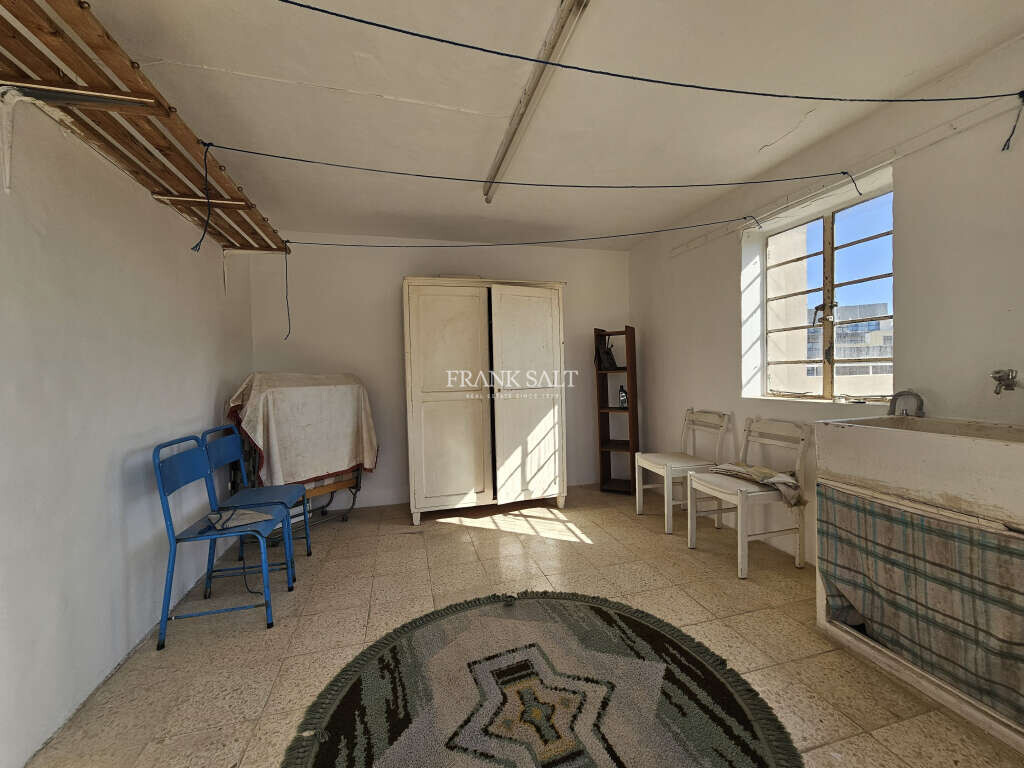 Swieqi, 5 Bedrooms Bedrooms, ,2 BathroomsBathrooms,For Sale,FRSA-427756