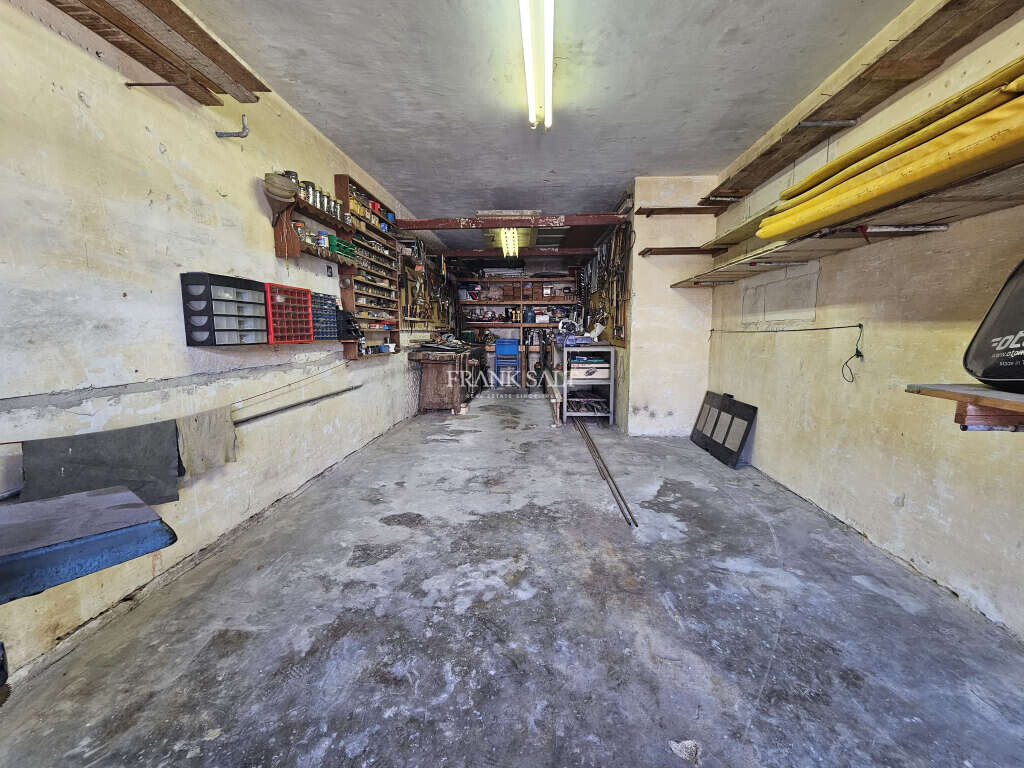 Swieqi, 5 Bedrooms Bedrooms, ,2 BathroomsBathrooms,For Sale,FRSA-427756