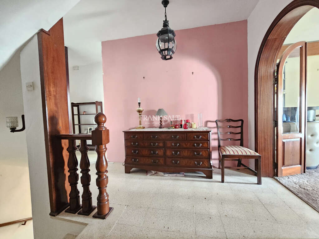 Swieqi, 5 Bedrooms Bedrooms, ,2 BathroomsBathrooms,For Sale,FRSA-427756