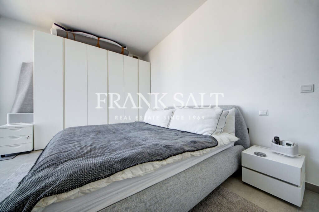 Pender Gardens, 3 Bedrooms Bedrooms, ,1 BathroomBathrooms,For Sale,FRSA-046268