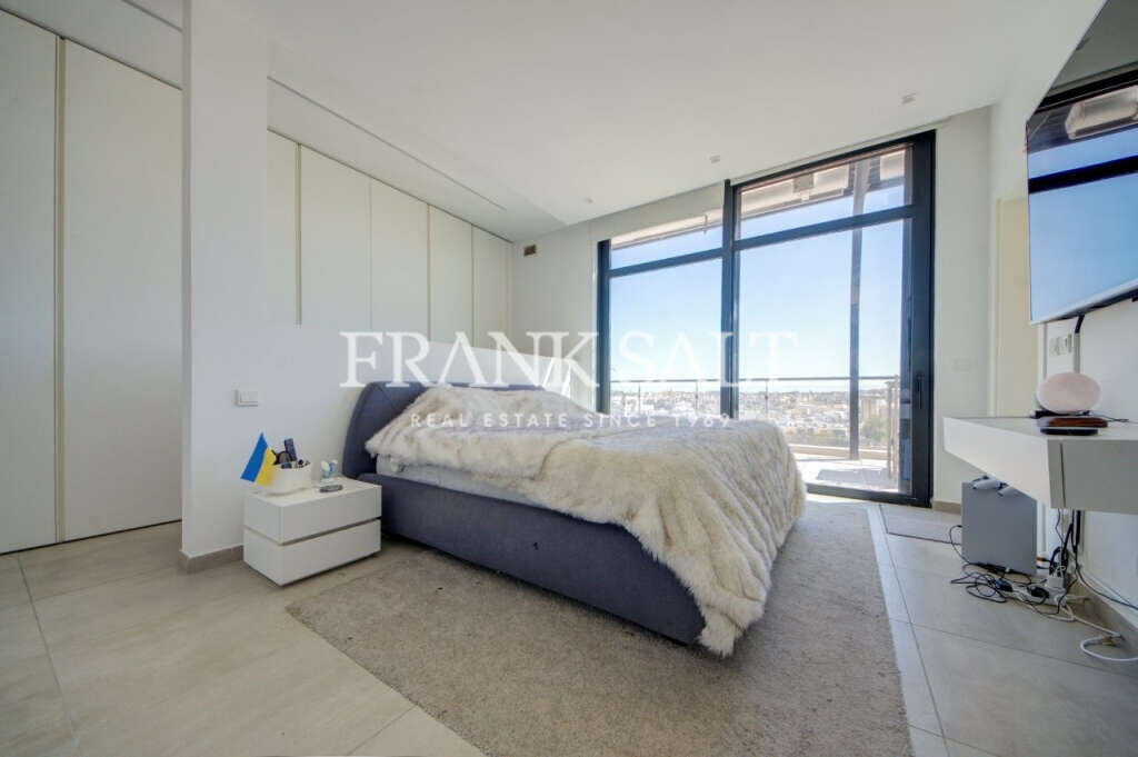 Pender Gardens, 3 Bedrooms Bedrooms, ,1 BathroomBathrooms,For Sale,FRSA-046268