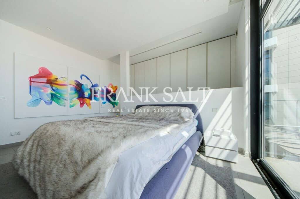 Pender Gardens, 3 Bedrooms Bedrooms, ,1 BathroomBathrooms,For Sale,FRSA-046268