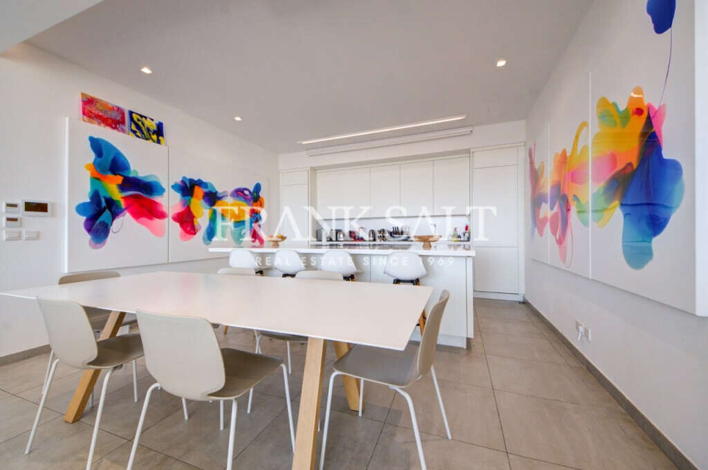 Pender Gardens, 3 Bedrooms Bedrooms, ,1 BathroomBathrooms,For Sale,FRSA-046268