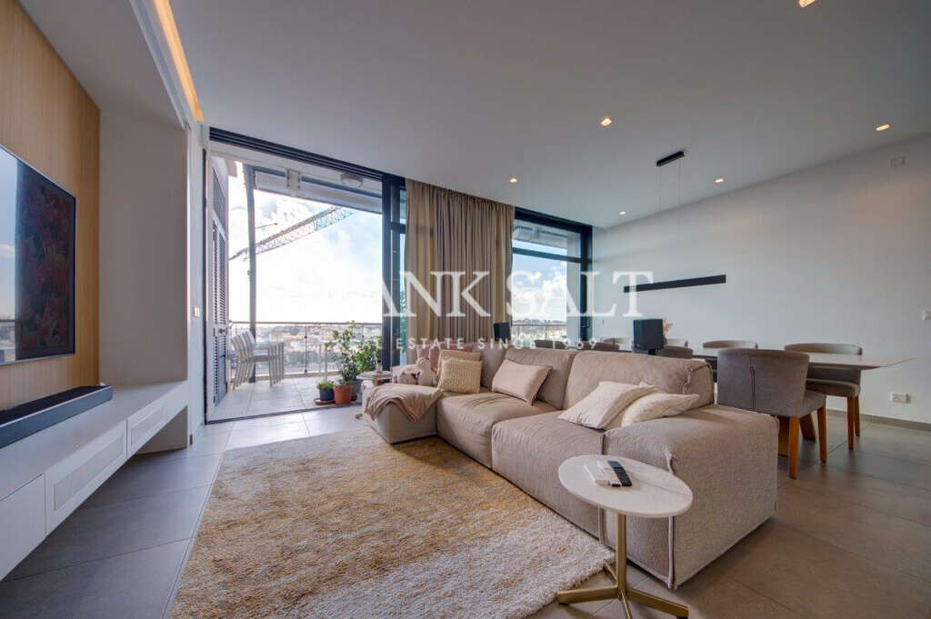 Pender Gardens, 3 Bedrooms Bedrooms, ,1 BathroomBathrooms,For Sale,FRSA-046267