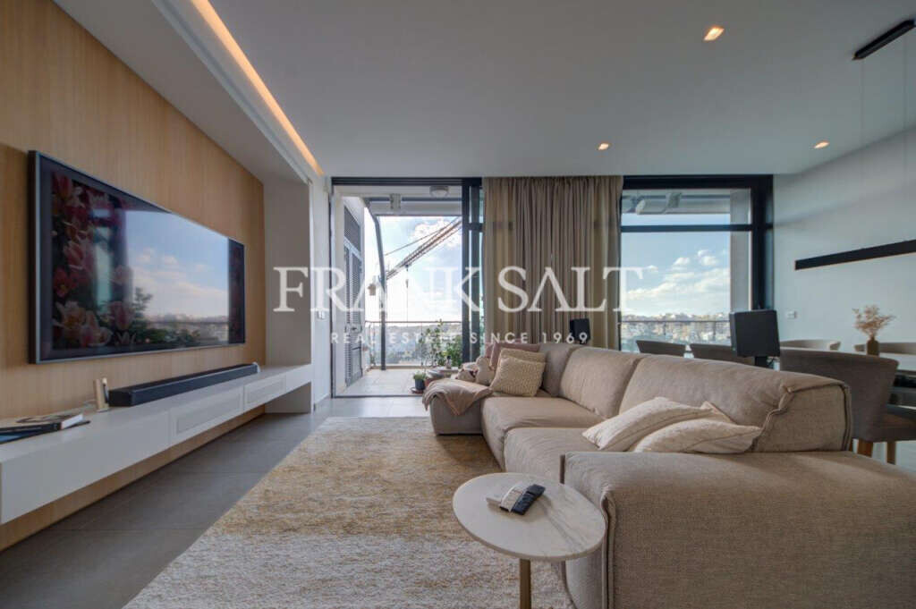 Pender Gardens, 3 Bedrooms Bedrooms, ,1 BathroomBathrooms,For Sale,FRSA-046267