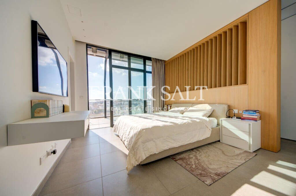 Pender Gardens, 3 Bedrooms Bedrooms, ,1 BathroomBathrooms,For Sale,FRSA-046267