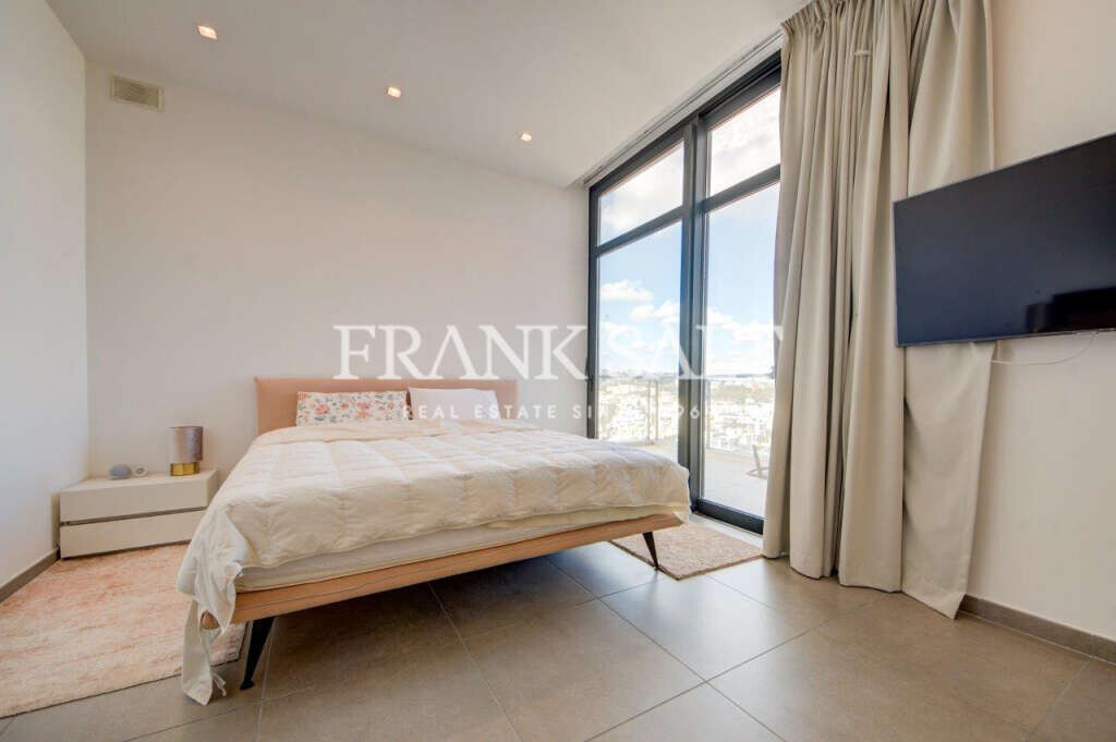 Pender Gardens, 3 Bedrooms Bedrooms, ,1 BathroomBathrooms,For Sale,FRSA-046267